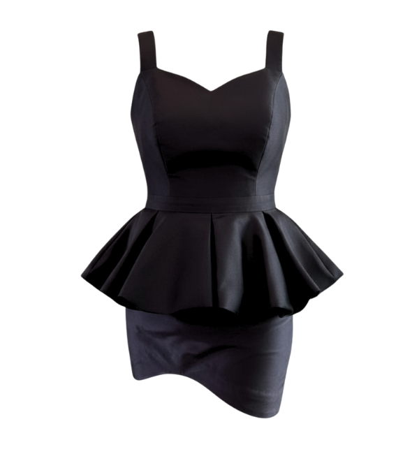 ชุดเสื้อกระโปงดำ